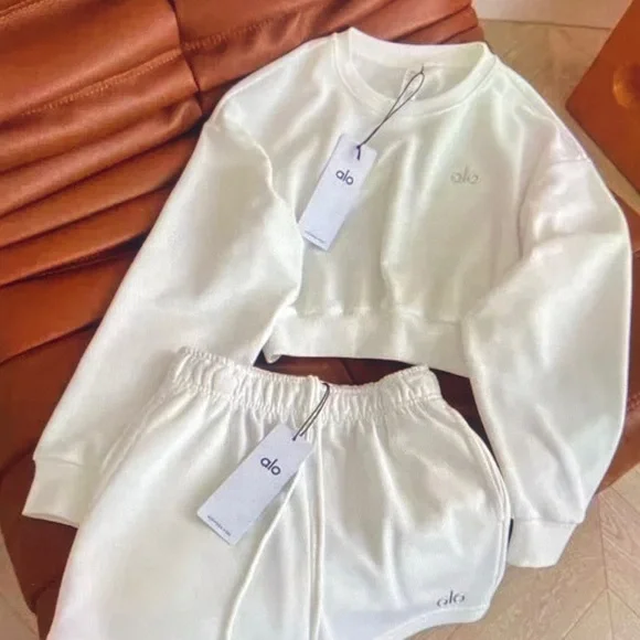 ALO Yoga Ivory Cropped Sweatshirt & Shorts Set - Picture 1 of 4